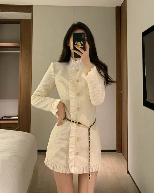 White Texture Ruffles Dress | Yeri - Red Velvet 3 White Texture Ruffles Dress | Yeri - Red Velvet