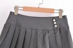 White Triple Buttoned Pleated Skirt | Lisa - BlackPink -Diva s Closet White Triple Buttoned Pleated Skirt Lisa BlackPink 1 600x397 1