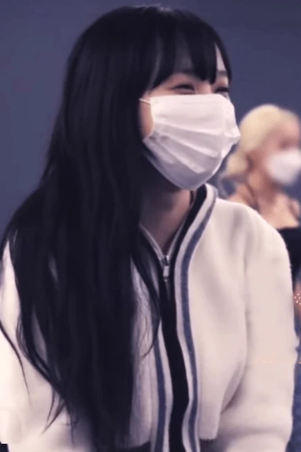 White Lined Zipper Hoodie | Winter - Aespa 10 White Lined Zipper Hoodie | Winter - Aespa - Image 8