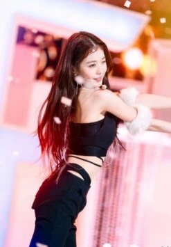 Black Criss-Cross Waist Flared Pants | Wonyoung - IVE -Diva s Closet Wonyoung Black Criss Cross Waist Flared Pants Inspiration 2 e1681285537177 600x862 1