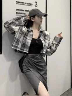 Grey Plaid Cropped Shirt | Yeji - ITZY -Diva s Closet Yeji ITZY Plaid Cropped Shirt 3
