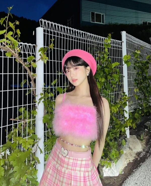 Pink Plush Cropped Top | Yeojin - Loona 11 Pink Plush Cropped Top | Yeojin - Loona - Image 9