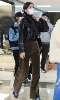 Brown Casual Wide-Leg Pants | Yujin - IVE -Diva s Closet Yujin IVE Brown Cashmere Wide Leg Pants 2 600x995 1