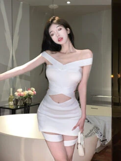 White Cross Ribbed Top | Yuna - ITZY -Diva s Closet Yuna ITZY White Cross Ribbed Top 1 600x800 1