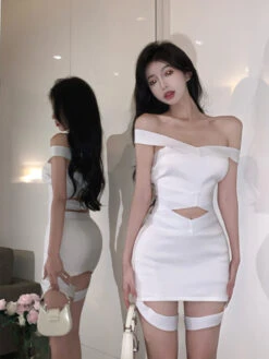 White Cross Ribbed Top | Yuna - ITZY -Diva s Closet Yuna ITZY White Cross Ribbed Top 15 600x800 1