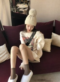 Beige Cat Painting Sweatshirt | Yunhyeong - IKON -Diva s Closet Yunhyeong iKON Beige Cat Painting Sweatshirt 5