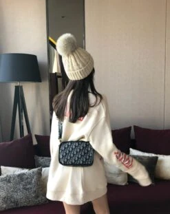 Beige Cat Painting Sweatshirt | Yunhyeong - IKON -Diva s Closet Yunhyeong iKON Beige Cat Painting Sweatshirt 8