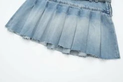 Blue Belted Raw Hem Mini Skirt | Yuqi - (G)I-DLE 15 Blue Belted Raw Hem Mini Skirt | Yuqi - (G)I-DLE -Diva s Closet Yuqi GI DLE Blue Belted Raw Hem Mini Skirt 4 600x400 1
