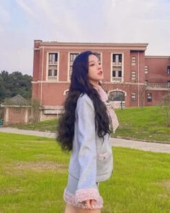 Blue Bowknot Woolen Skirt | Yuqi - (G)I-DLE 30 Blue Bowknot Woolen Skirt | Yuqi - (G)I-DLE -Diva s Closet Yuqi GI DLE Blue Bowknot Woolen Skirt 2 600x750 1