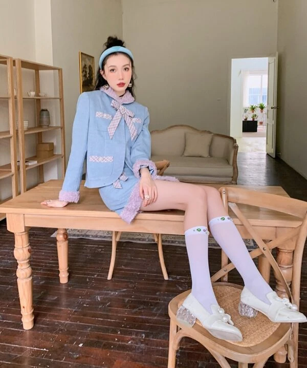 Blue Bowknot Woolen Skirt | Yuqi - (G)I-DLE 13 Blue Bowknot Woolen Skirt | Yuqi - (G)I-DLE - Image 11