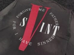 Grey "Love & Hvte" Sweatshirt | Yuta - NCT -Diva s Closet Yuta NCT Grey Love Hvte Sweatshirt 1 600x449 1