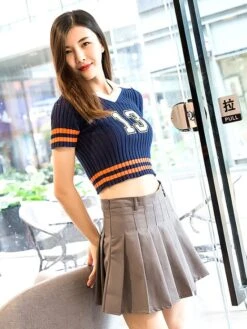 Red Cropped Collared Polo Shirt | Seulgi - Red Velvet -Diva s Closet red velvet seulgi irene crop top4